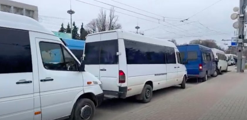 Transportatorii acuză autoritățile de presiuni: Conducătorii au fost amenințați cu dosare penale. Reacția MIDR