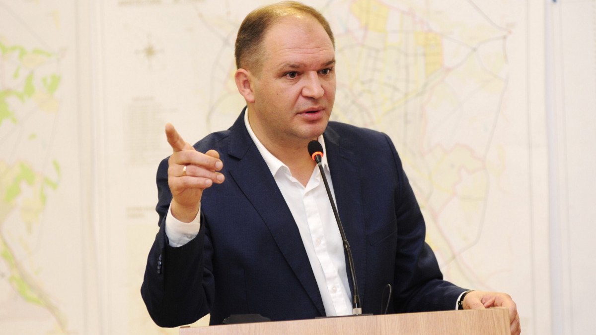 ALEGERI 2023 | Ion Ceban le face din deget jurnaliștilor: „Monitorizăm zilnic, iar orice informație denigratoare va fi atacată în instanță”
