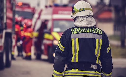 Incendiu pe strada Bănulescu-Bodoni din Chișinău. A ars balconul unui apartament (VIDEO)