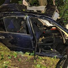 Drochia: Un automobil a derapat și s-a inversat. Trei persoane au ajuns la spital 
