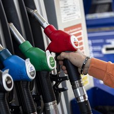 Carburanții se scumpesc pe fundalul tensiunilor dintre Israel și Iran. Benzina, aproape de 23 de lei, motorina - 19 lei