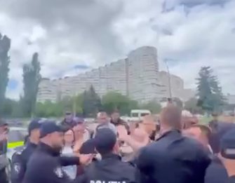Altercații la intrarea în Chișinău: Mai multe persoane, reținute după un protest (VIDEO)