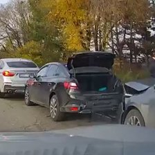 Două accidente pe bulevardul Dacia, la intrare în Chișinău. Cinci mașini avariate (VIDEO)