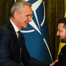 Șeful NATO: Trebuie să ne pregătim pentru un război lung în Ucraina

