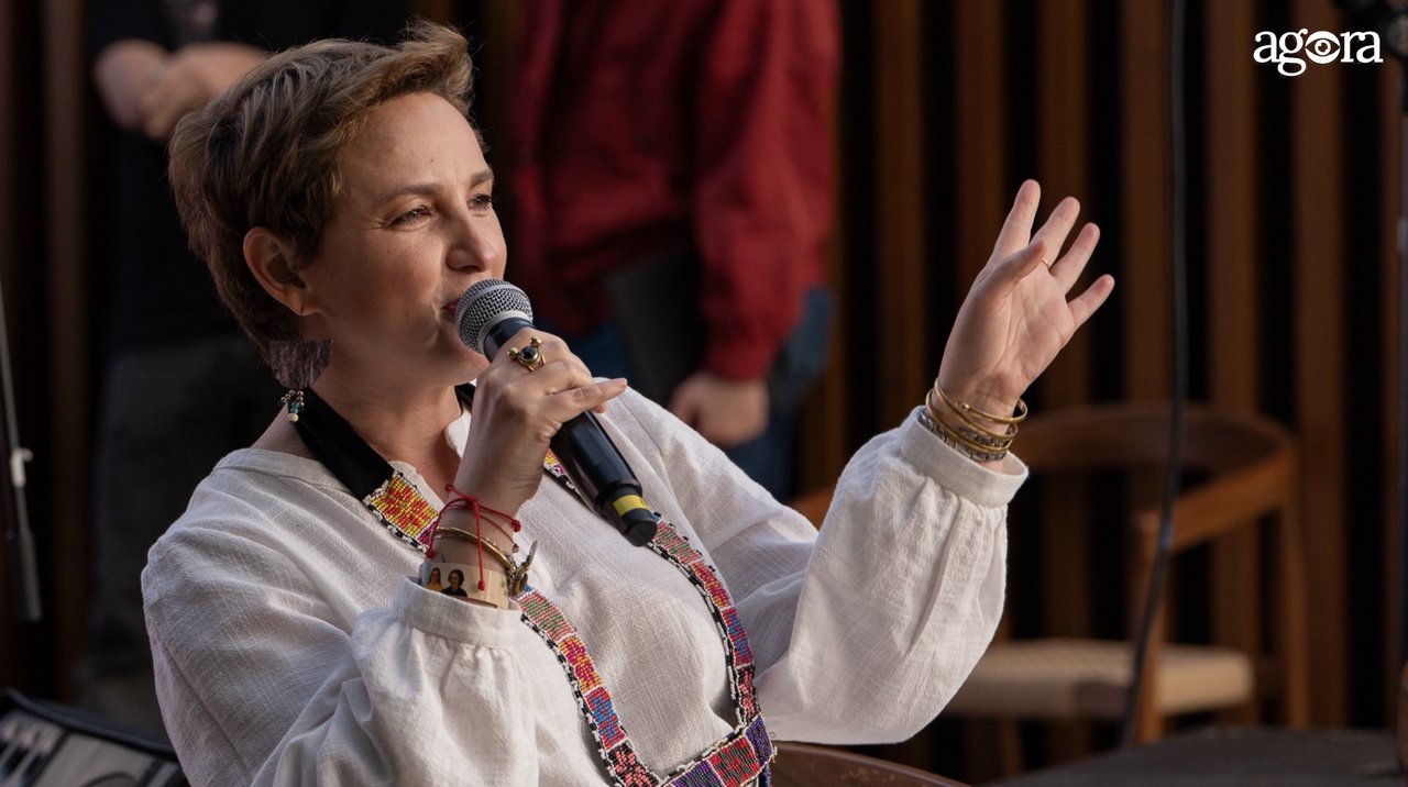 Diana Guja, la #ROOFOFFLINE: „Să fii rea e bine. Ce înseamnă, de fapt, să fii femeie rea?”