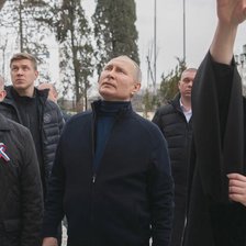 Putin, cu  elicopterul în orașul distrus - Mariupol (VIDEO)