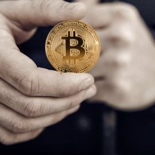 Un cetățean străin, acuzat că ar fi organizat tranzitarea ilegală a R. Moldova de către ucraineni. Plata – în criptomonede