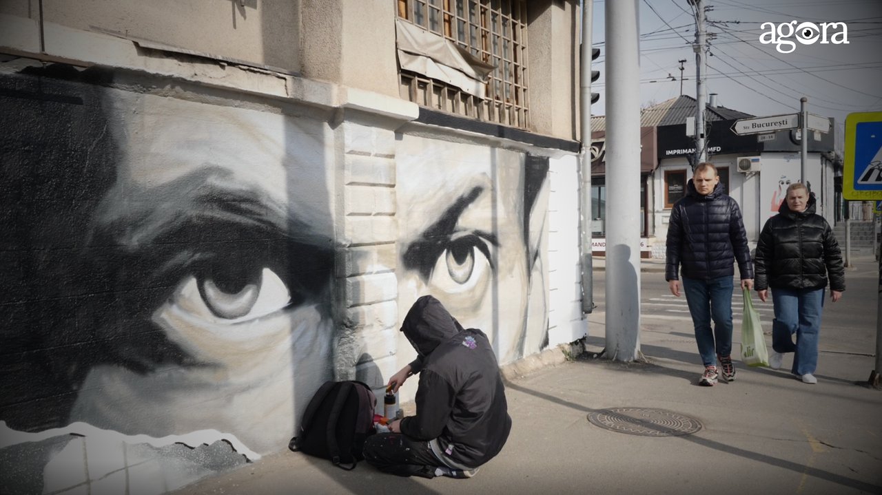 Un mural cu chipul lui Alexei Navalnîi a apărut pe o stradă din Chișinău (VIDEO)