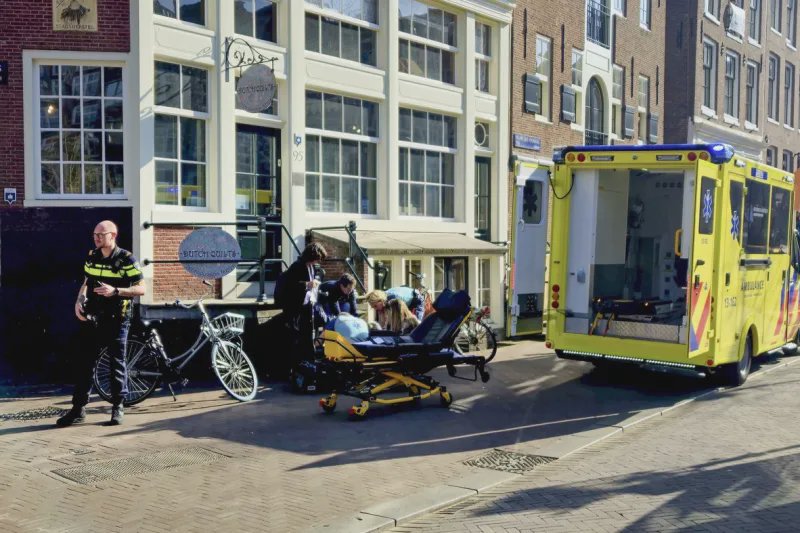 Mai multe persoane au fost rănite într-un atac cu cuțitul la Amsterdam