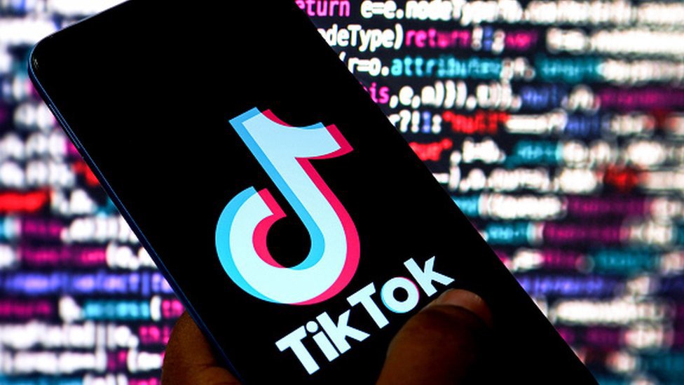 Care ar fi pericolul reprezentat de TikTok și cum ar putea fi interzis în SUA