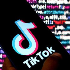 Care ar fi pericolul reprezentat de TikTok și cum ar putea fi interzis în SUA
