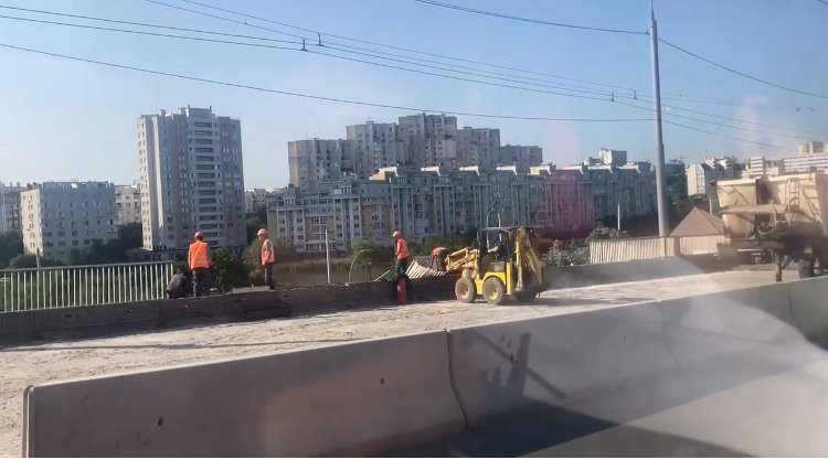 Reparația podului de pe strada Mihai Viteazu: Cinci muncitori ai companiei din Ucraina ar fi primit refuz de ședere în Moldova (DOC)