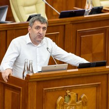 Unii „sportivi” din Rusia, care urmau să ajungă la Chișinău, ar avea legături cu serviciile speciale. Declarațiile șefului Comisiei parlamentare de securitate
