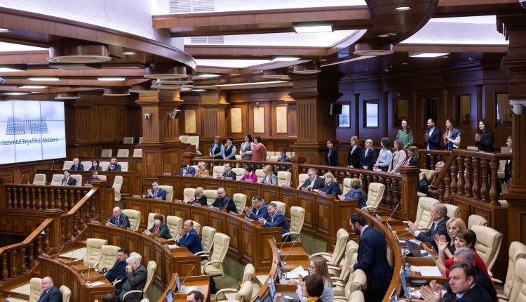 30 de proiecte pe listă și o ședință extinsă pe două zile. Care sunt ultimele cele mai importante decizii votate în plenul Parlamentului 