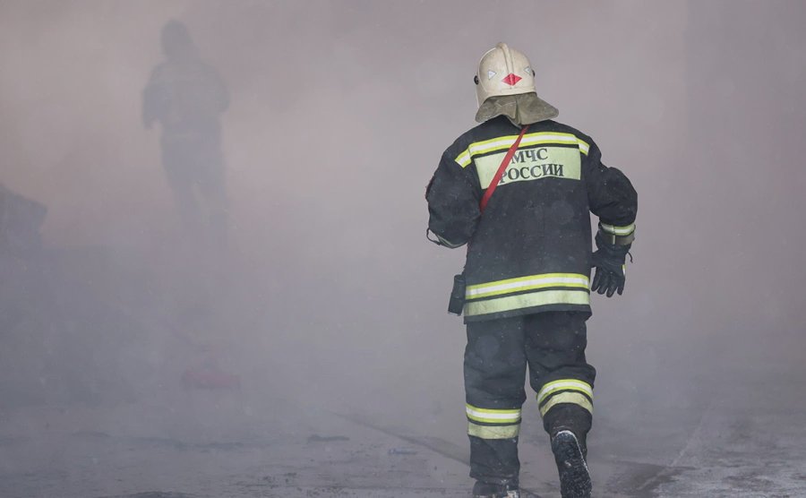 Incendiul la o rafinărie din Volgograd. Cauza ar fi o dronă doborâtă