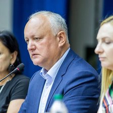 Membrii Blocului Patriotic, la CEC: Solicită includerea PCRM și o nouă denumire