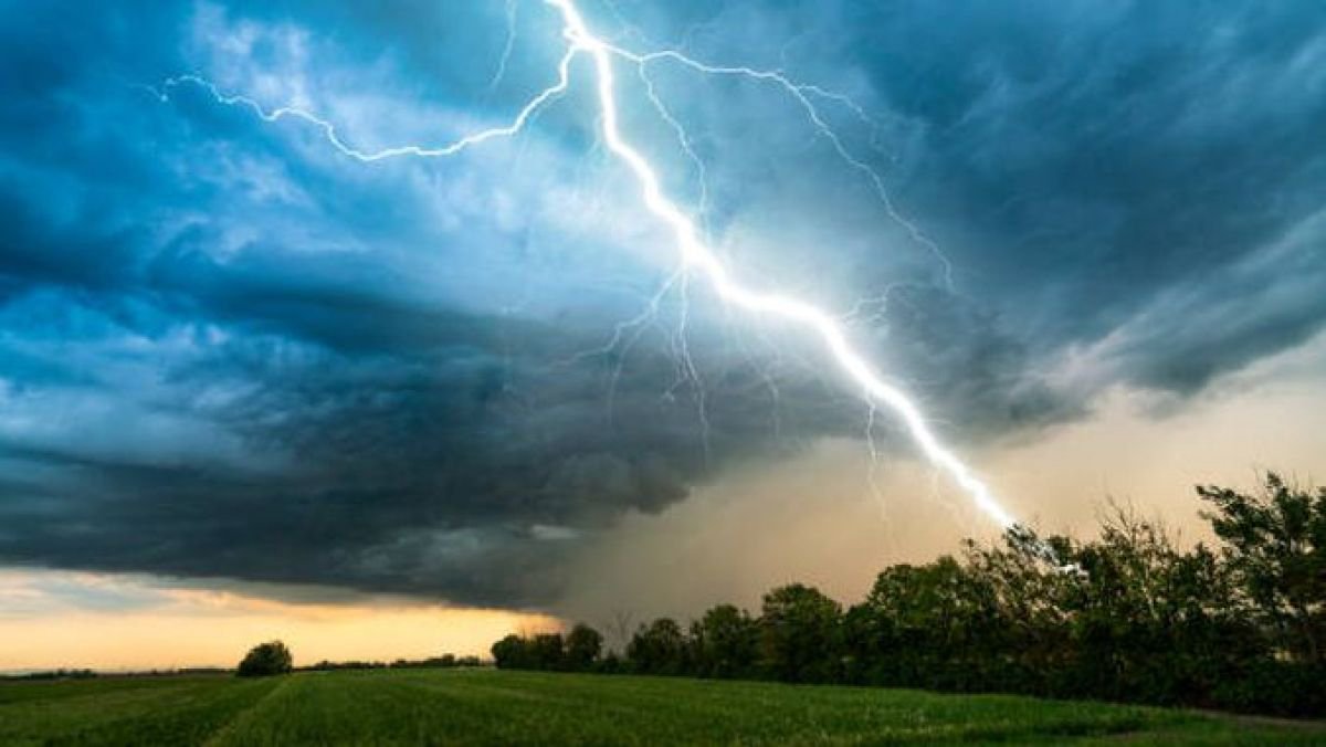 Cod galben de instabilitate atmosferică, pe întreg teritoriul R. Moldova. Recomandări pentru populație