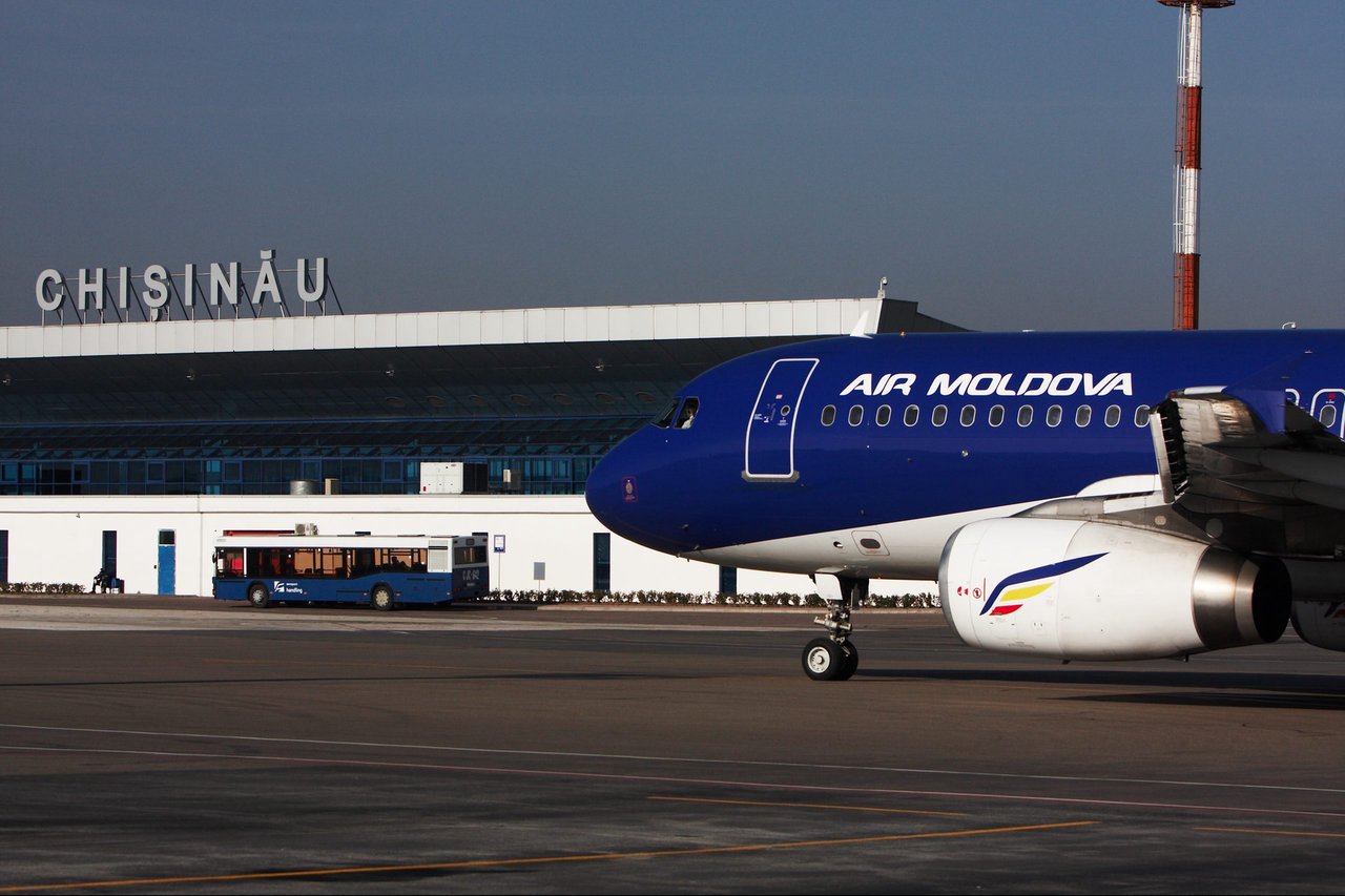 Air Moldova și-a suspendat zborurile cu încă o lună. Cum rămâne cu pasagerii