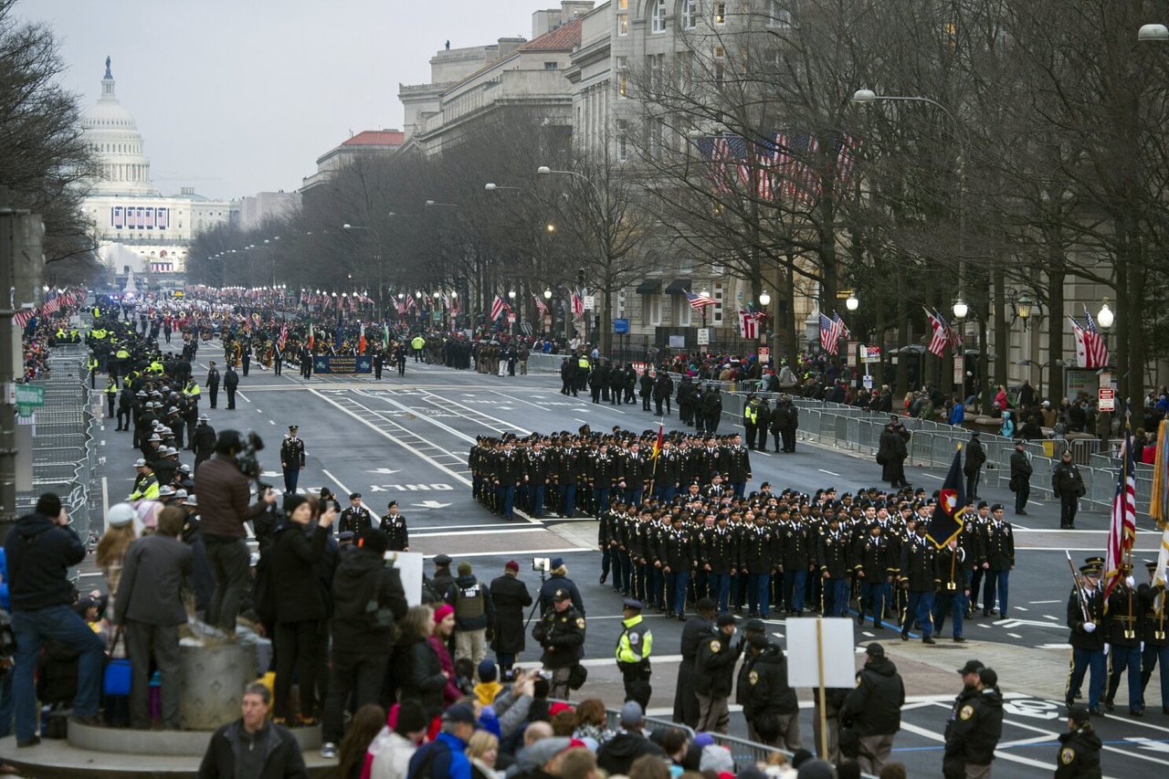 Coincidență sau calcul politic: Parada militară planificată de ziua lui Trump stârnește controverse