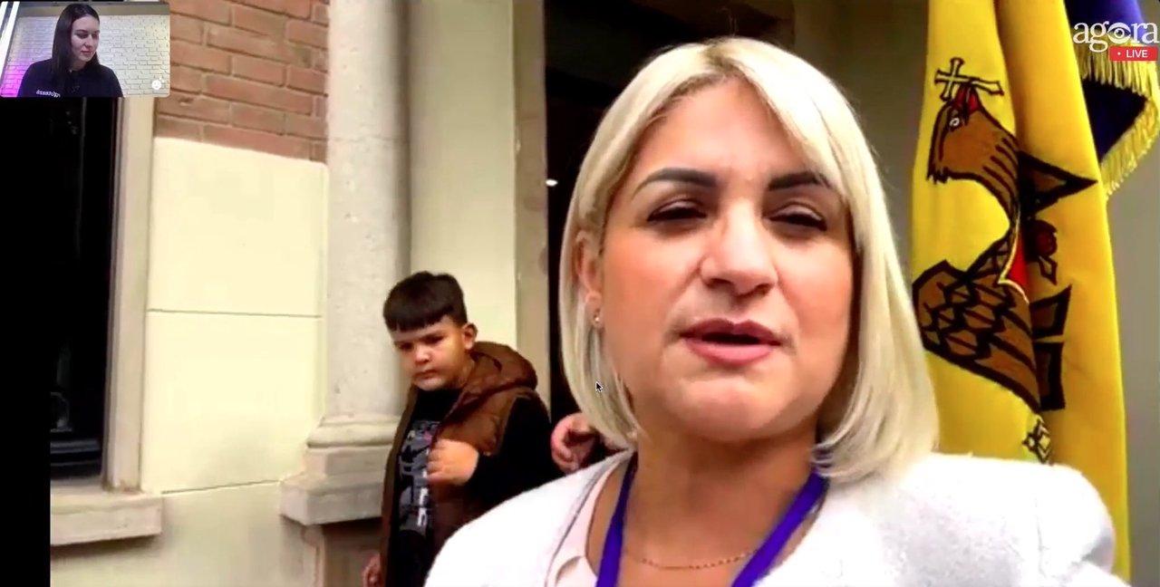 „Avem rânduri de la ora 7:00 și o coadă până în drum” sau cum votează moldovenii în Padova, Italia (LIVE)