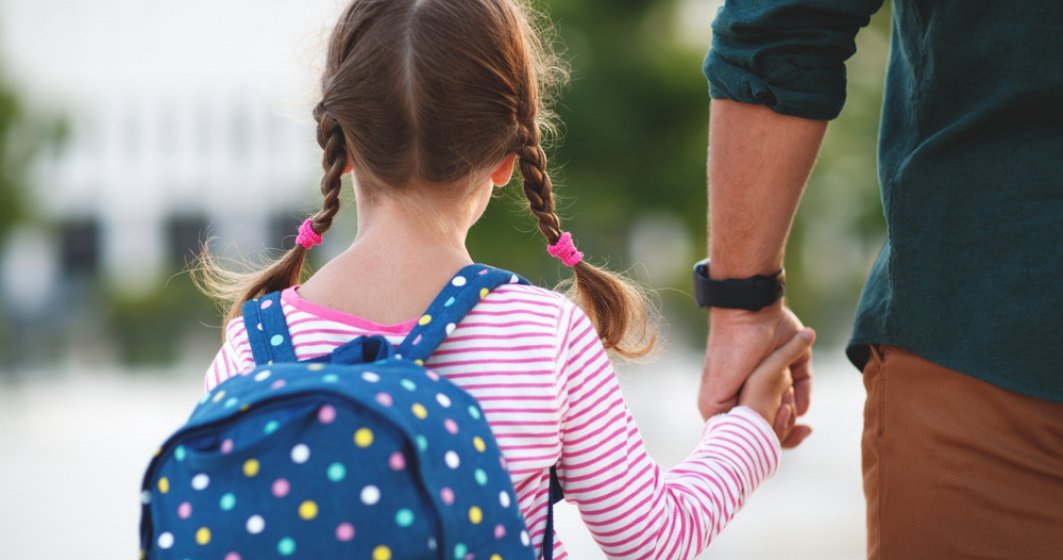 Părinții vor putea beneficia de 50 de euro, dacă își mută copilul într-o școală mai bună. Explicația ministrului Educației