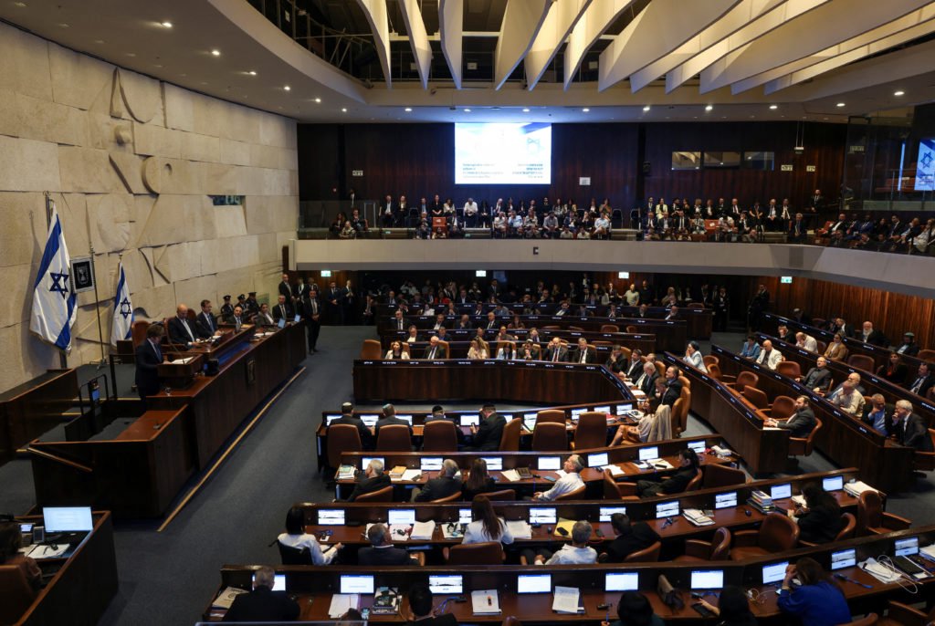 Israel: Cu votul „contra” al 61 de deputați, Parlamentul depășește riscul unei dizolvări 