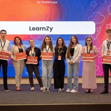LearnZy – Soluția AI care transformă învățarea matematicii, premiată la Startup School 2025
