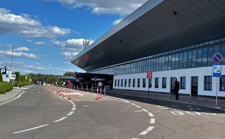 Poliția de Frontieră, împuternicită să relaxeze restricțiile de intrare în Aeroportul Chișinău. Iată alte decizii CSE