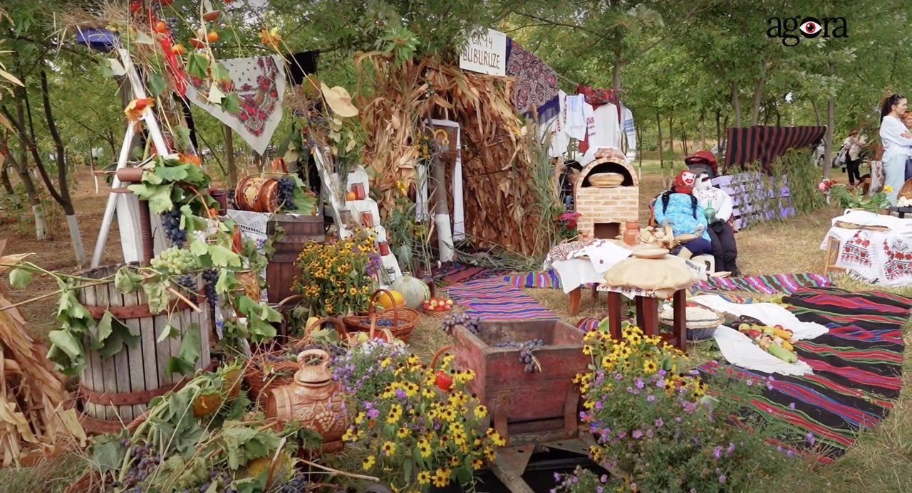 Au scos Toamna de Aur pe o câmpie. O grădiniță de la Ialoveni a lansat un festival propriu (VIDEO)