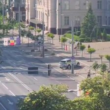 Focuri de armă și goană cu mașina pe bd. Ștefan cel Mare din Chișinău. Poliția: Sunt filmări pentru un film (VIDEO)