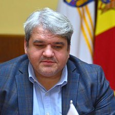 Fostul șef al Direcției Mobilitate Urbană, Vitalie Mihalache, va fi cercetat în stare de libertate. Procurorul de caz va contesta decizia