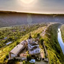 Tot mai mulți turiști străini aleg Republica Moldova: Peste 222.000 de vizitatori, în prima jumătate a anului