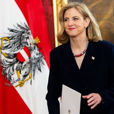 „Lumea s-a schimbat”. Austria ia în calcul o dezbatere publică privind aderarea la NATO după decenii de neutralitate