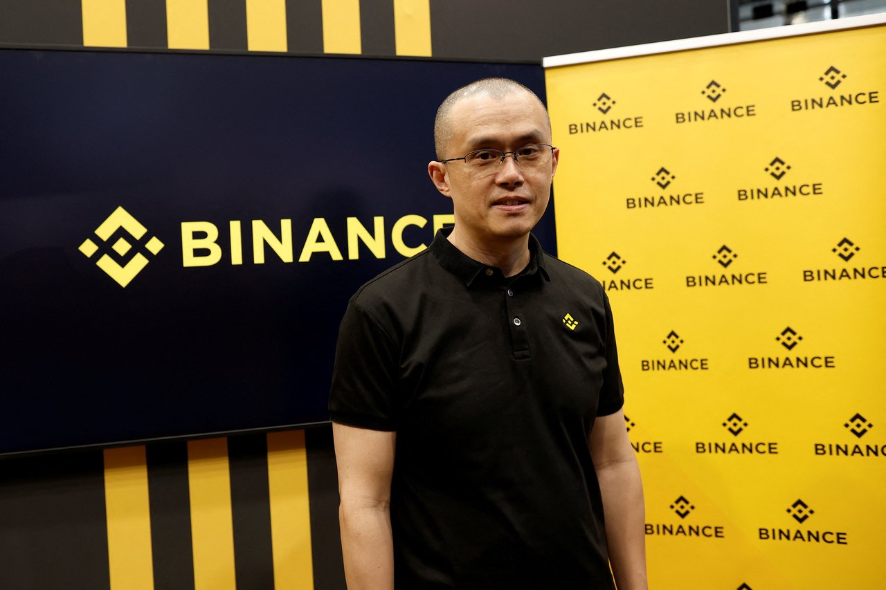 Fondatorul Binance demisionează. Bursa cripto va plăti o amendă de 4,3 miliarde de dolari