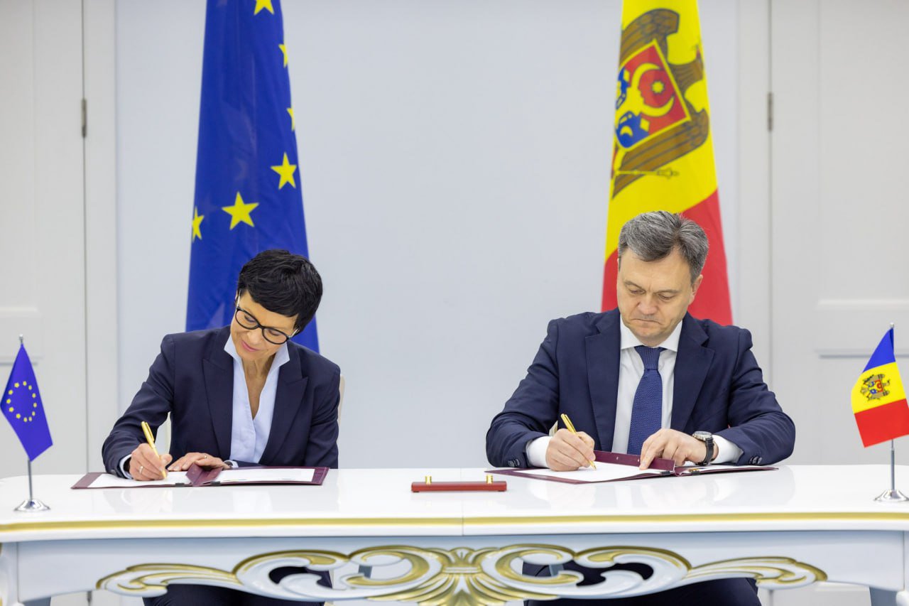 UE oferă R. Moldova 190 de milioane de euro pentru reforme și proiecte de dezvoltare. Acordul a fost semnat de premierul Recean și comisara Marta Kos (VIDEO)