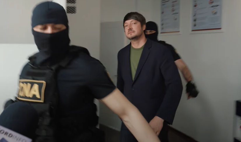 Dosarul mitei de 40 de mii de dolari: Șeful Biroului Vamal Centru, plasat în arest preventiv, iar brokerul vamal - în arest la domiciliu (UPDATE)