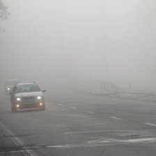 Cod galben de ceață pe arii extinse în Republica Moldova. Poliția îndeamnă șoferii la prudență