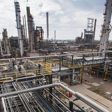 Rusia, suspectată că ar fi contaminat intenționat petrol azer destinat României într-o posibilă operațiune de război hibrid