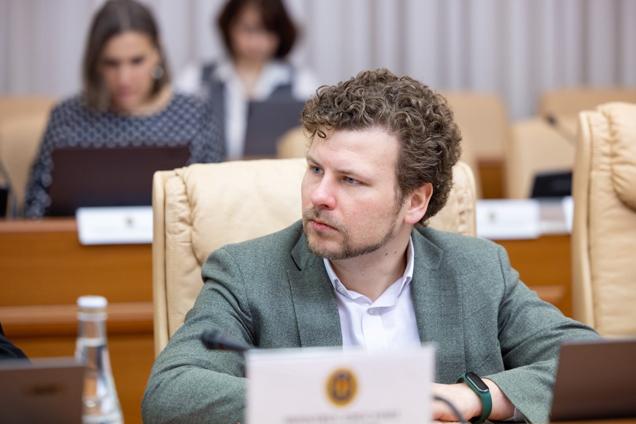 „Nu are cine să predea o altă limbă străină”. Șeful de la Educație, despre învățarea limbii ruse în școli 