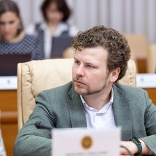 „Nu are cine să predea o altă limbă străină”. Șeful de la Educație, despre învățarea limbii ruse în școli 