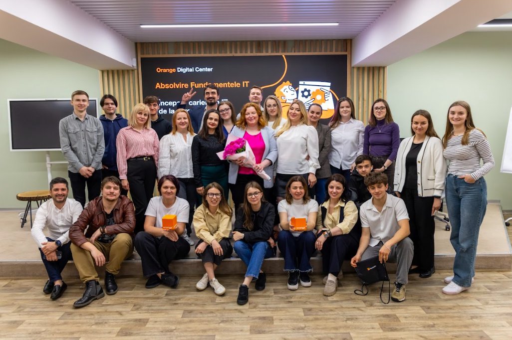 30 de absolvenți ai cursului Fundamentele IT, ediția 2025, sunt pregătiți să facă primii pași în cariere de succes în tehnologie
