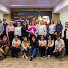 30 de absolvenți ai cursului Fundamentele IT, ediția 2025, sunt pregătiți să facă primii pași în cariere de succes în tehnologie
