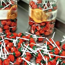 Bomboane cu dioxid de titanium, depistate la frontiera de stat. Lotul urmează să fie nimicit sau returnat 