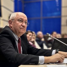 Prima vizită oficială: Premierul Alexandru Munteanu va merge la București în această săptămână