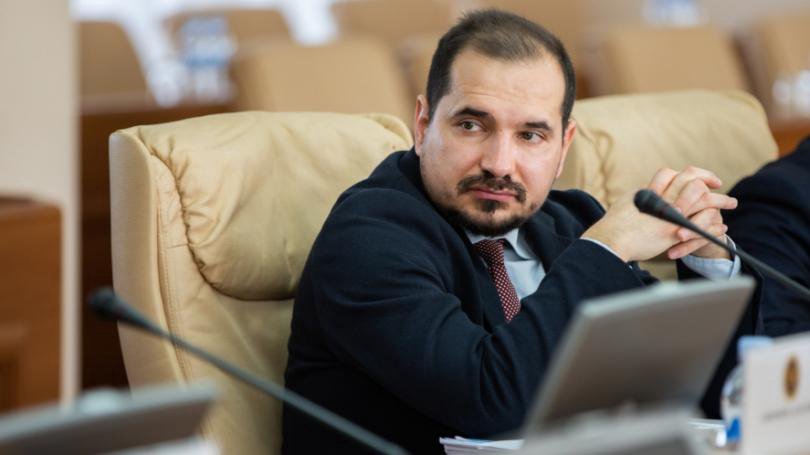 CEC: Buzu nu a făcut agitație electorală. Sesizările în privința ministrului, respinse