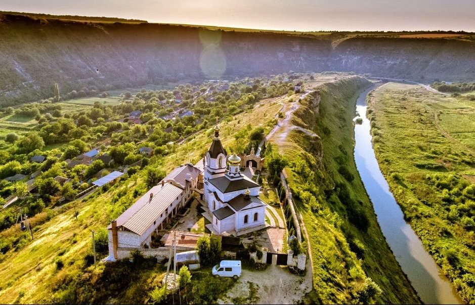 Relaxare cu buget redus sau ridicat? Cât plătești pentru o vacanță la pensiunile din Moldova
