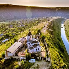 Relaxare cu buget redus sau ridicat? Cât plătești pentru o vacanță la pensiunile din Moldova
