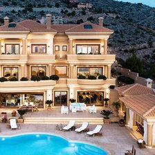 Plahotniuc ar fi locuit aproape un an în vila din Grecia. Proprietara reședinței, cu detalii