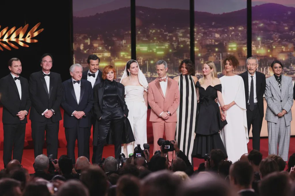 Festivalul de la Cannes a început în forță: Palme d’Or onorifică pentru De Niro, omagiu pentru Ucraina și Tarantino, care dă startul