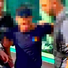 L-au prins în undiță? Un tânăr cunoscut în spațiul online drept „Caras”, reținut. Ar fi convins fetele să se dezbrace